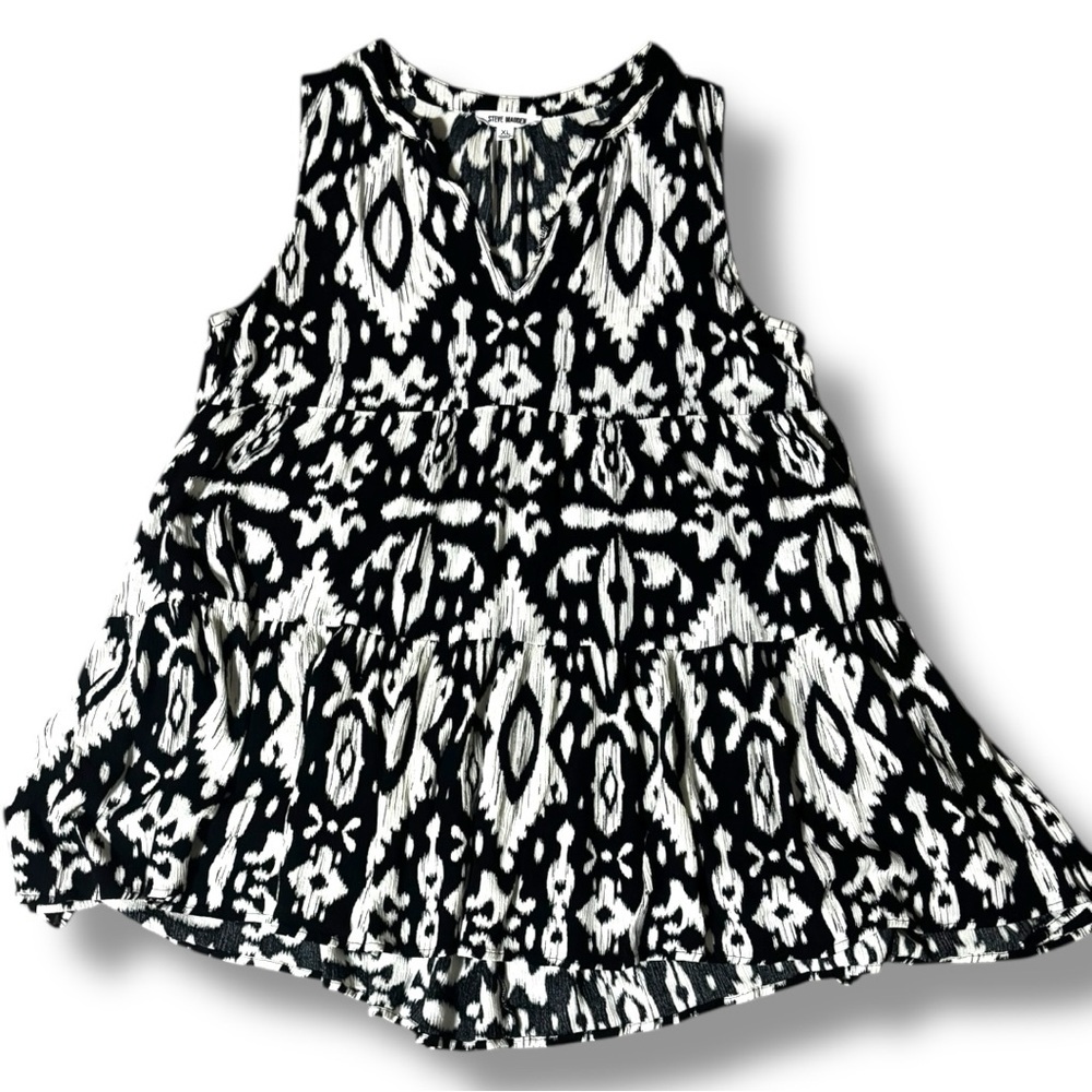 Steve Madden Black and White Aztec Patterned Sleeveless Tiered V-neck Tunic top - Picture 8 of 16